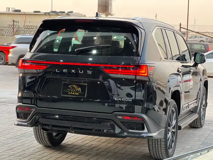 لكزس LX600 سبورت F موديل 2025 6
