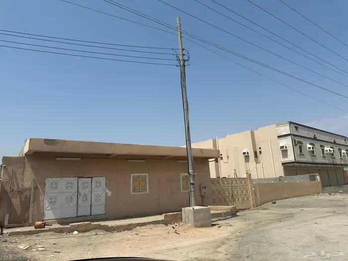 للايجار بجعرانه على الشارع العام المساحه 1800 1