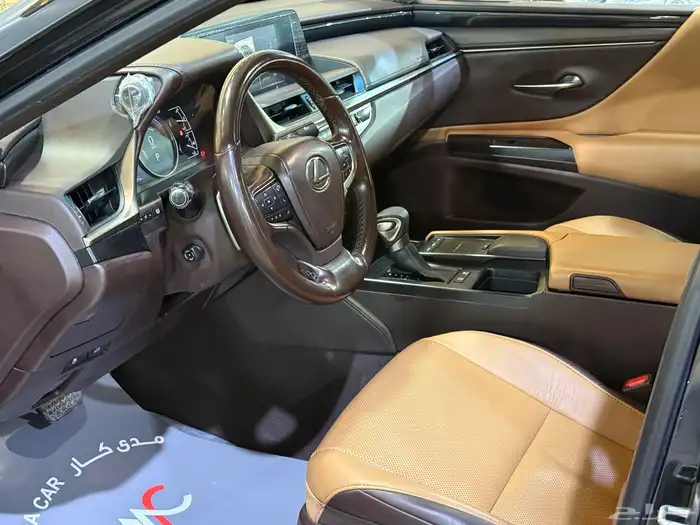 لكزس - ES 300 h - 2020 - ممشى قليل ( بحاله ممتازه ) 3
