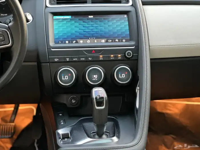 جيب جاكوار E PACE 2020 شبه جديد 47