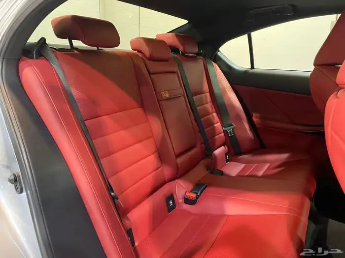 لكزس IS350 2023 ( اف سبورت ) العداد 34 الف فقط بحالة الوكال 22