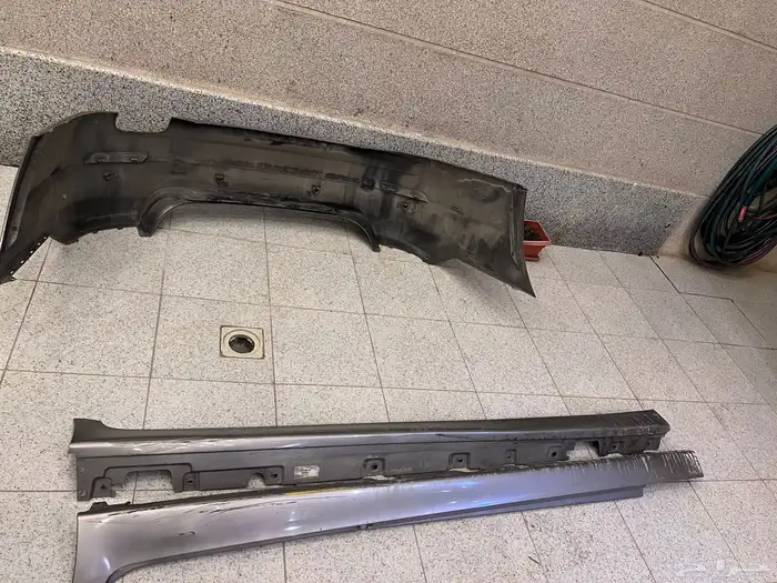 للبيع صدام خلفي مع سمكات إلى بي ام دبليو 530 موديل 2012 0