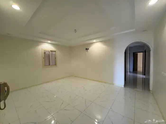 شقة خمس غرف بحوش ومدخل خاص للإيجار الحمدانية ( الفلاح ) 0