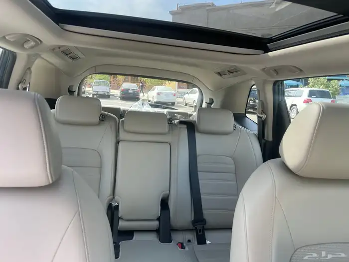 هوندا سي ار في 2025 18