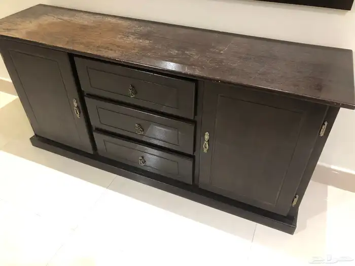 طاولة بوفيه مع مرايا للبيع ب100 ريال 2