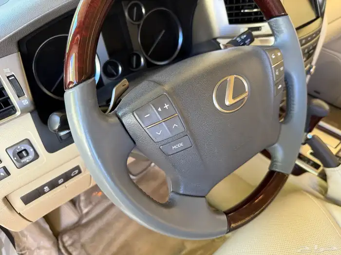 لكزس المديل 2014 مخزن الدفعة الأولى سعودي عبداللطيف جميل 30