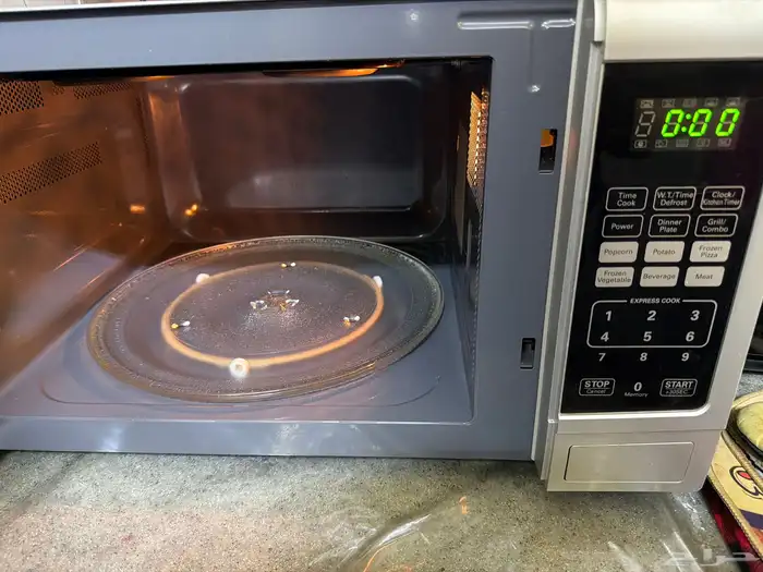 للبيع مايكرويف يعمل جيد بس سبب البيع عندي ثاني 2