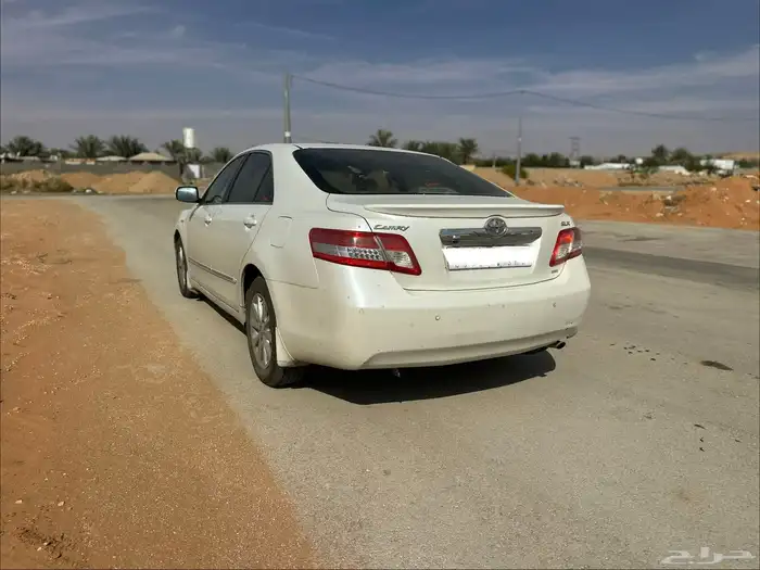 للبيع كامري 2010 نظيف 3