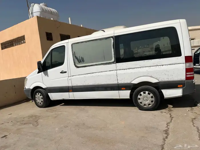 للبيع باص مرسيدس2011 1