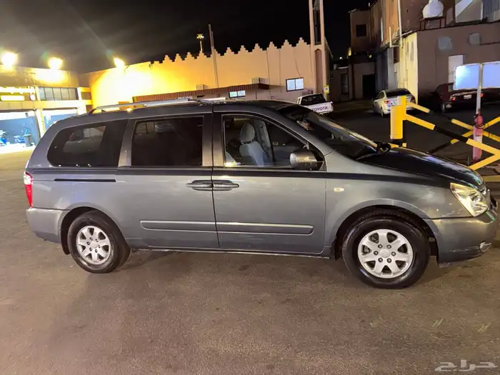 كيا كارنفال 2009 نظيفه 34