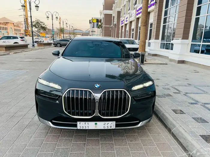 BMW 735Li 2023 ناغي تحت الضمان 6