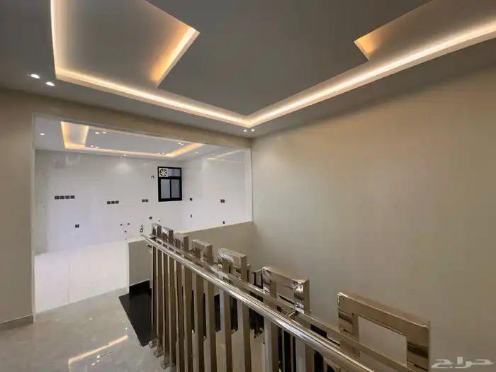 للبيع روف دور ثانى وملحق بسعر 620 الف بخميس مشيط 15