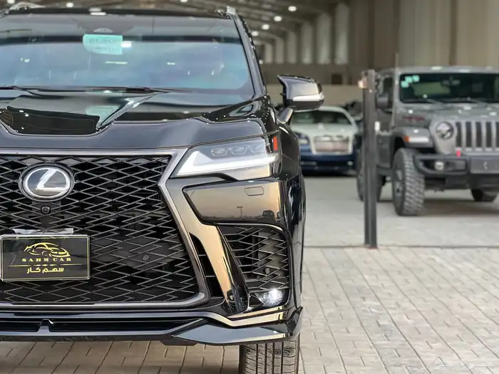 لكزس LX600 سبورت F موديل 2025 3