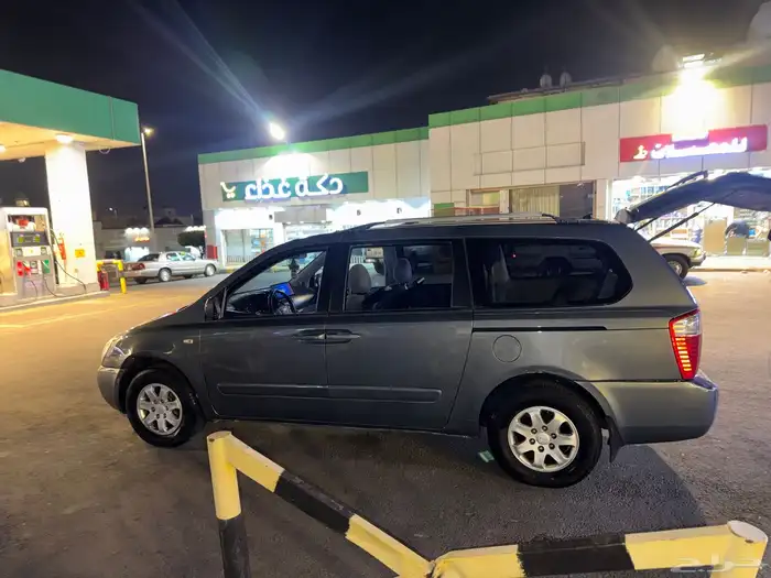 كيا كارنفال 2009 نظيفه 32