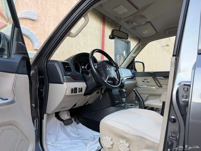 ميتسوبيشي باجيرو موديل 2020 13