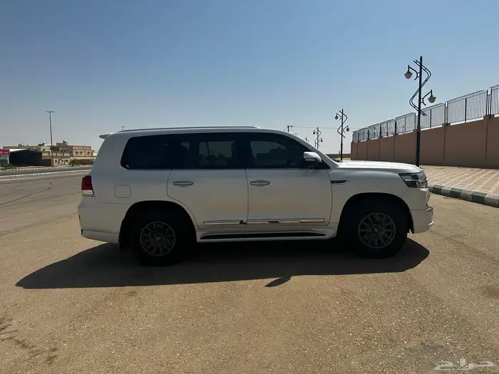 لاندكروزر 2020 قراند تورينق سعودي 3