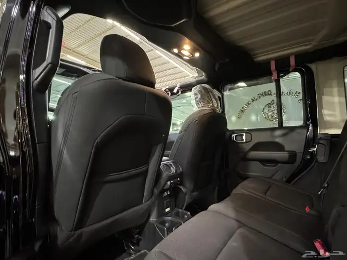 جيب رانجلر صحارى موديل 2023 ( بحالة ممتازة ) 24