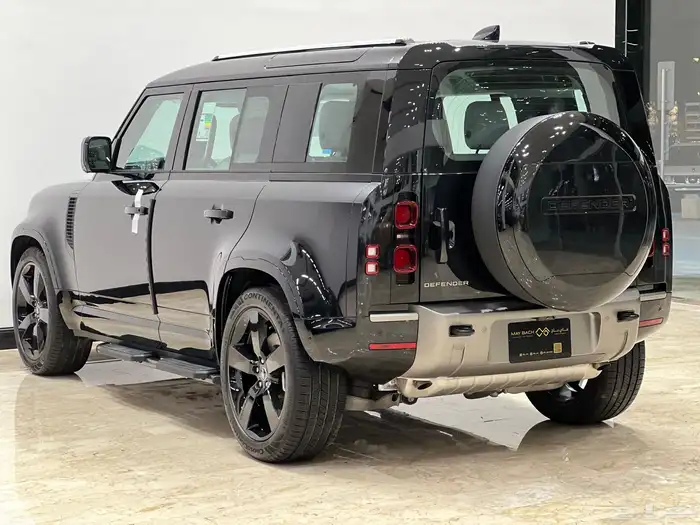 Land Rover Defender HSE 110 Saudi New 5