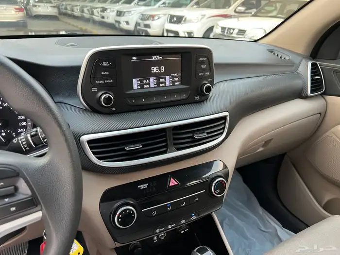 توسان 2021 بنزين دبل نظيف جدا لدى قمة الاطلال 52