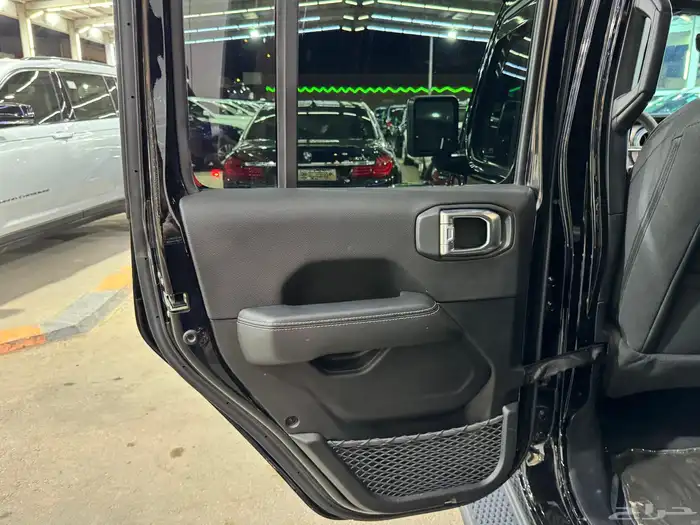 جيب رانجلر صحارى موديل 2023 ( بحالة ممتازة ) 15