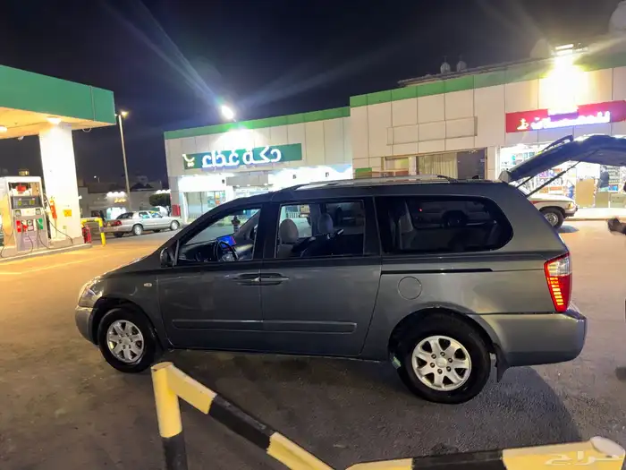 كيا كارنفال 2009 نظيفه 33