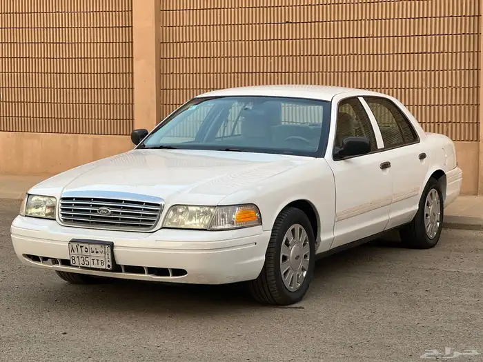 فورد بوليسي اصلي فكتوريا 2011 سعودي نظيف 1