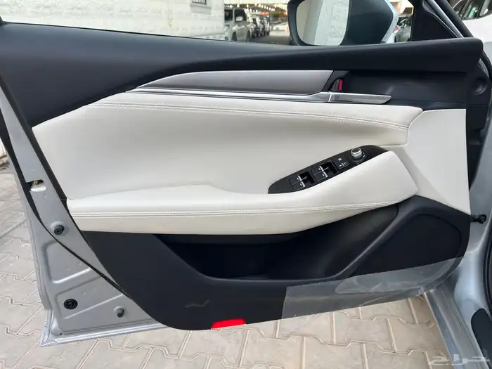 مازدا 6 2024 فل كامل عداد 17.000 فقط نظيف جدا قمة الاطلال 37