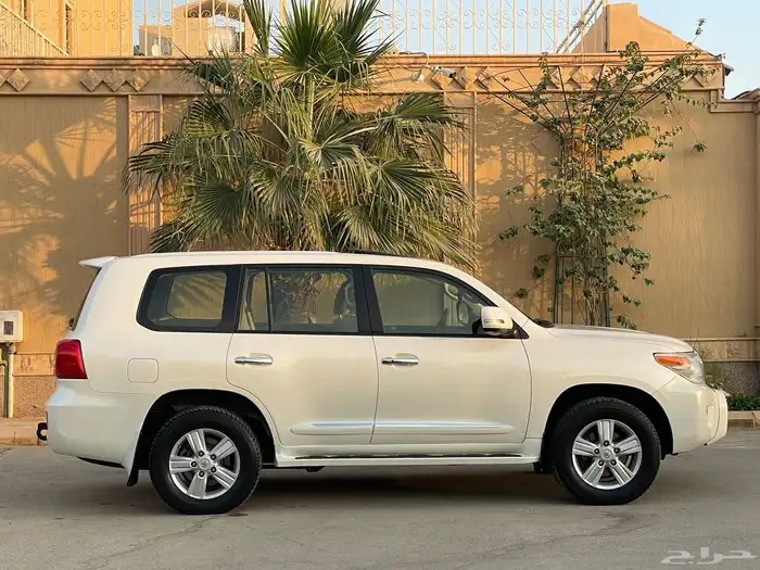 لاند كروزر GXR سعودي 2014 4