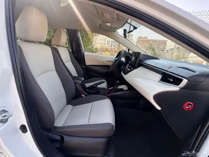 تويوتا كورولا 2021 XLI نضيف مكينة 1500cc 27