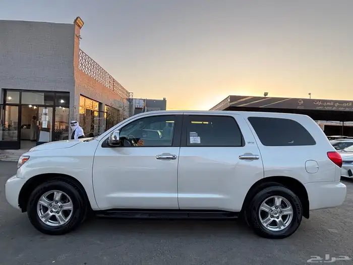 تويوتا سكويا 2015 3