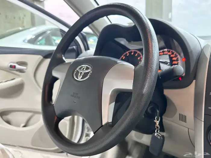 تويوتا كورولا 2013 أوتوماتيك ( مخزنه ) 34