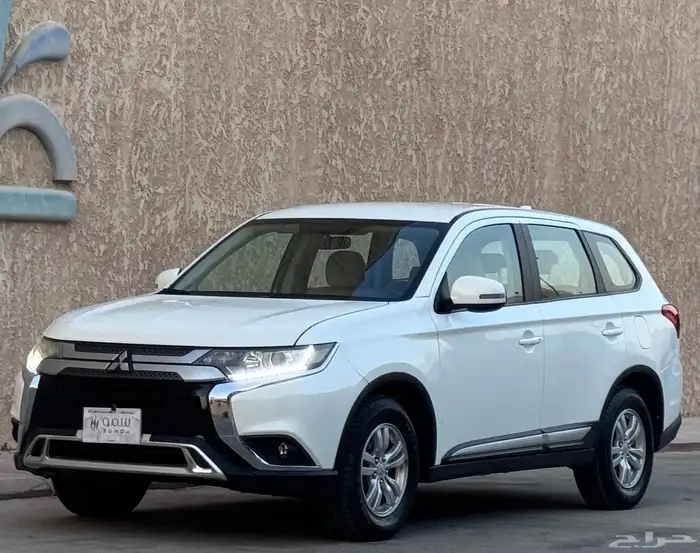 مستبيشي اوتلاندر 2020 1