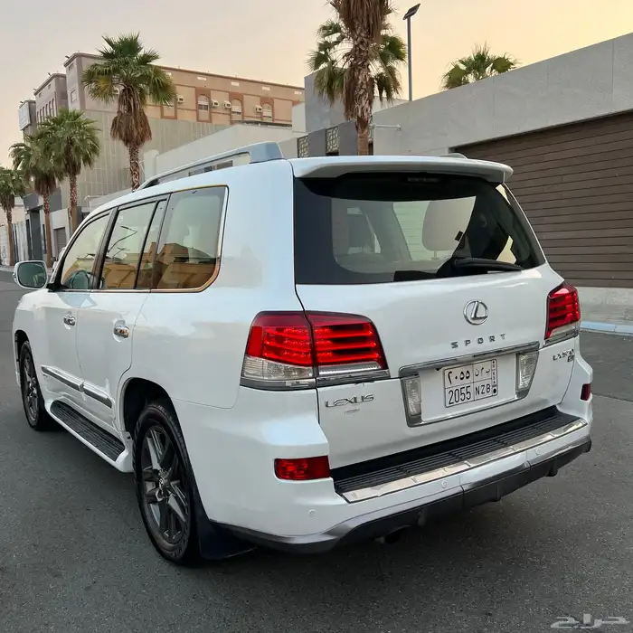 لكزس LX570 - 2012 محول 2015 بالكامل بحالة الوكالة . 9