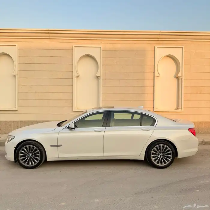 للبيع BMW 740Li مالك أول 27
