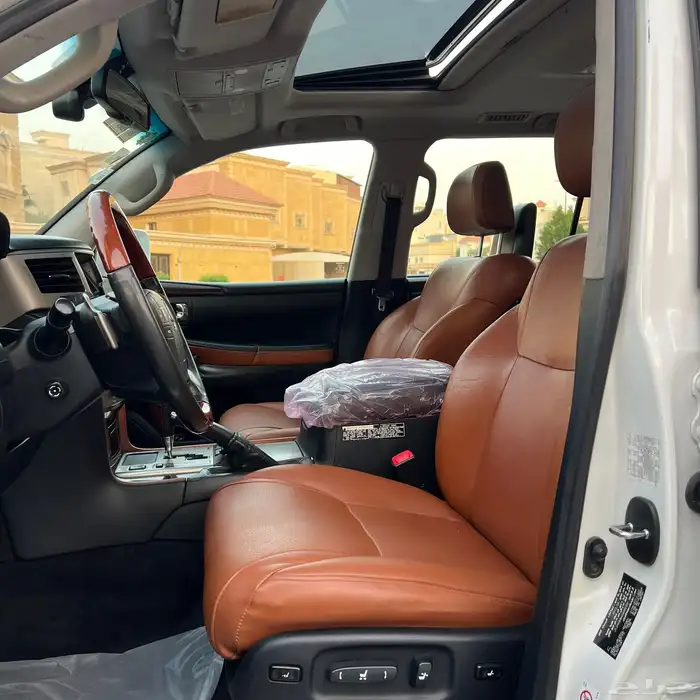 لكزس LX570 - 2012 محول 2015 بالكامل بحالة الوكالة . 25