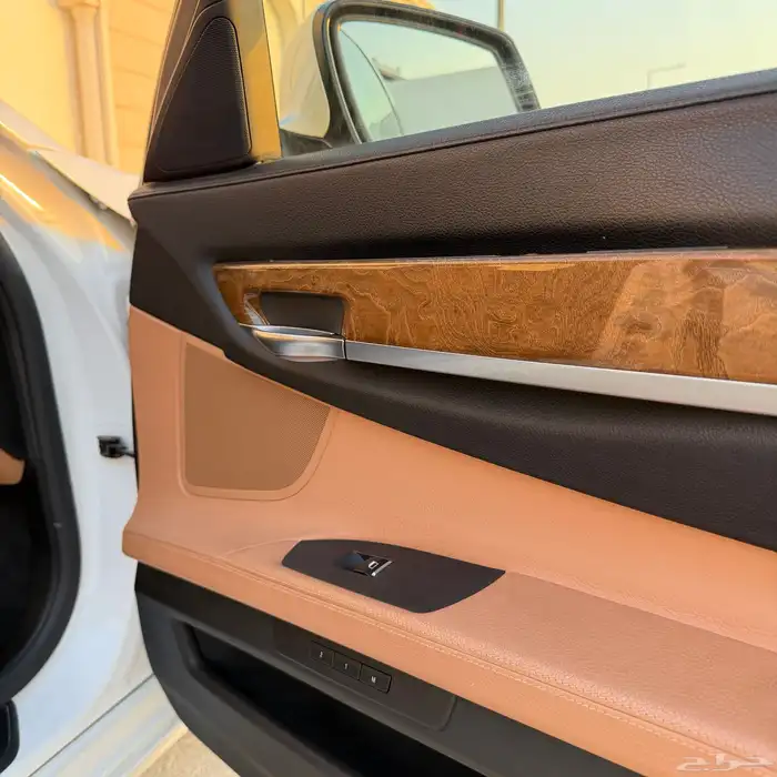 للبيع BMW 740Li مالك أول 22