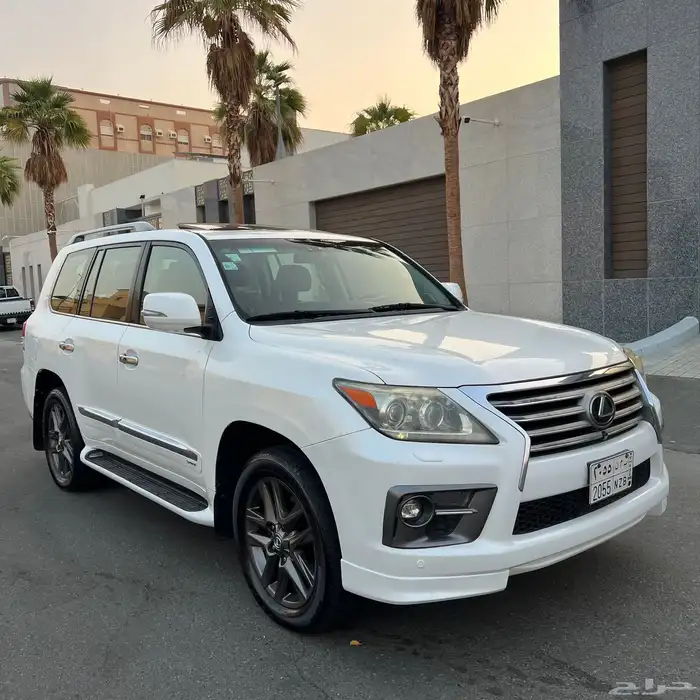 لكزس LX570 - 2012 محول 2015 بالكامل بحالة الوكالة . 19