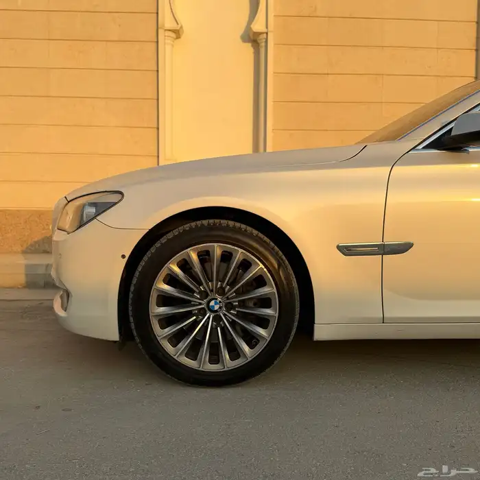 للبيع BMW 740Li مالك أول 15