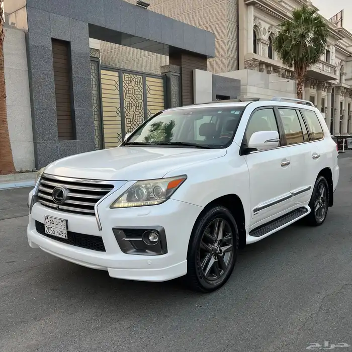 لكزس LX570 - 2012 محول 2015 بالكامل بحالة الوكالة . 0