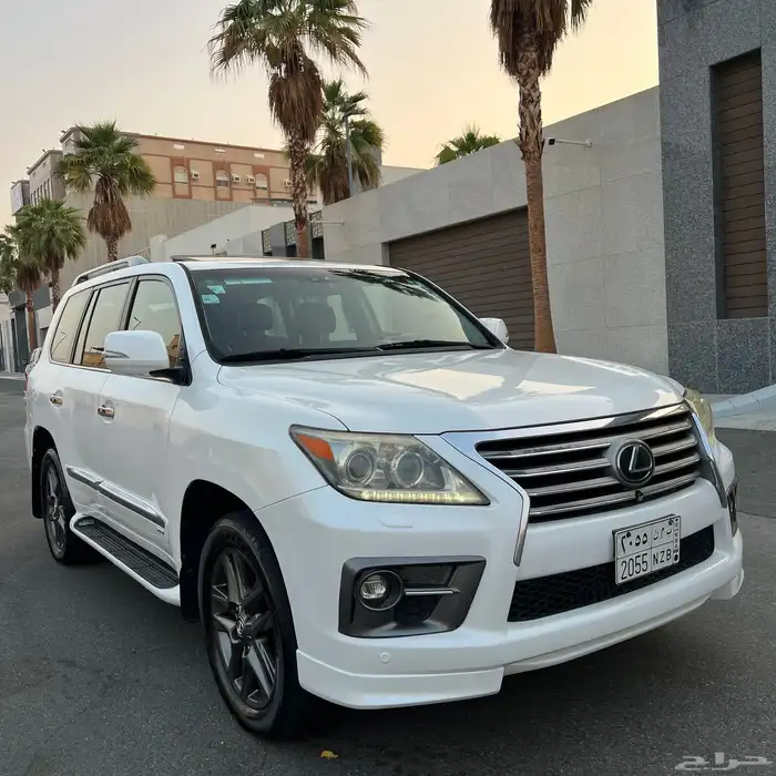 لكزس LX570 - 2012 محول 2015 بالكامل بحالة الوكالة . 22