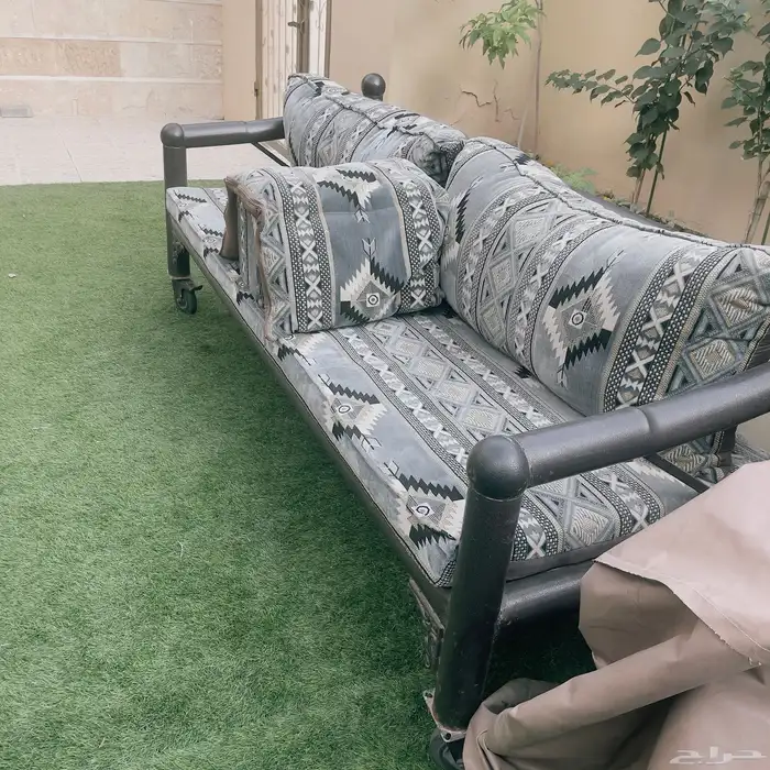 كراسي حديد بكفرات 0