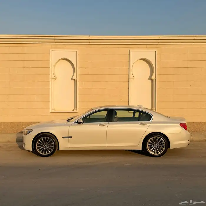 للبيع BMW 740Li مالك أول 2