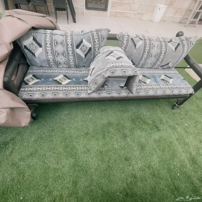 كراسي حديد بكفرات 1