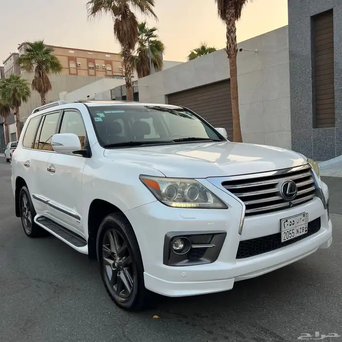 لكزس LX570 - 2012 محول 2015 بالكامل بحالة الوكالة . 20