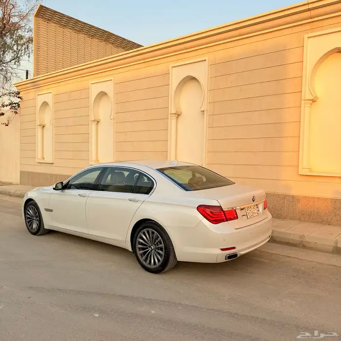 للبيع BMW 740Li مالك أول 28
