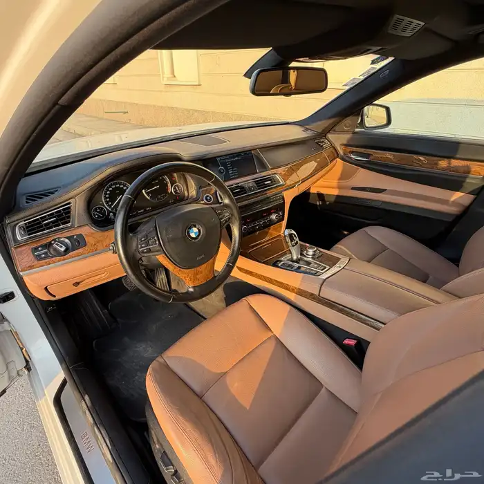 للبيع BMW 740Li مالك أول 6