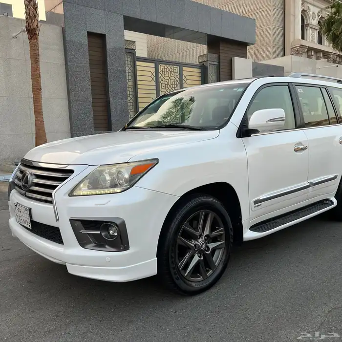 لكزس LX570 - 2012 محول 2015 بالكامل بحالة الوكالة . 1
