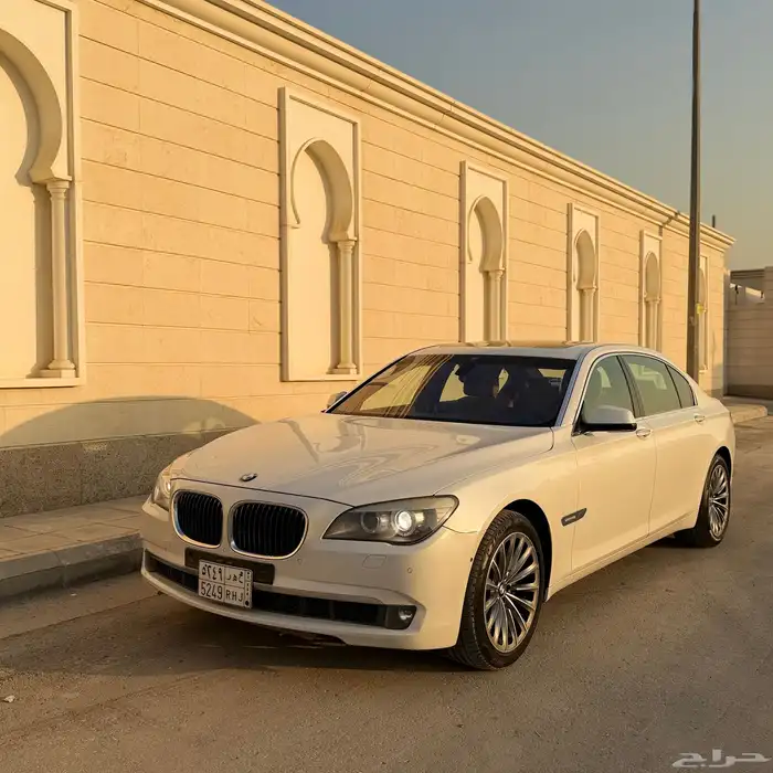 للبيع BMW 740Li مالك أول 4