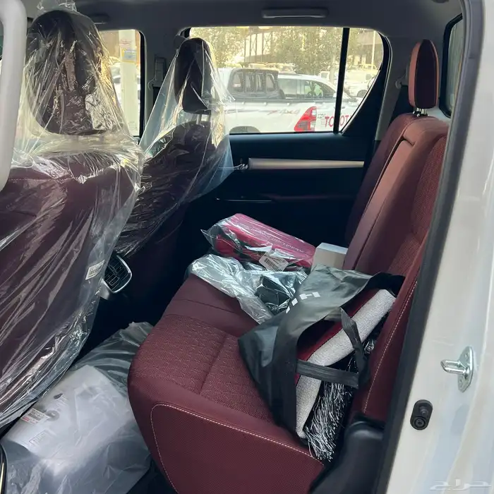 تويوتا هايلوكس قير عادي بنزين 2025 9