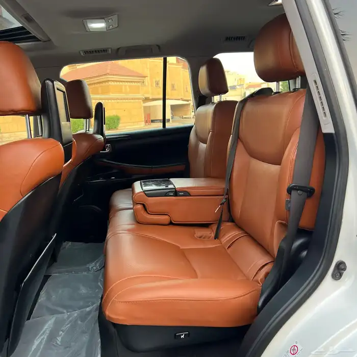 لكزس LX570 - 2012 محول 2015 بالكامل بحالة الوكالة . 28